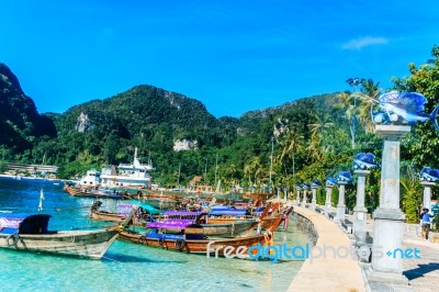 Phi-phi Island, Krabi, Thailand - November 10, 2016: Longtrail B… Stock Photo