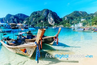 Phi-phi Island, Krabi, Thailand - November 10, 2016: Longtrail B… Stock Photo