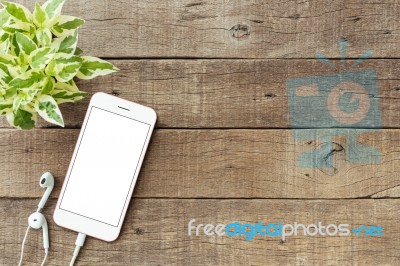 Phone Blank White Screen On Old Wood Table, Mockup Phone Rose Go… Stock Photo