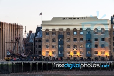 Pickfords Wharf In London Stock Photo