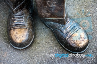 Pit To Port Coal Miner Sculpture Cardiff Bay Stock Photo