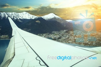 Pland Flying Over Queenstown Impotant Town And Traveling Destination In South Island New Zealand An Stock Photo