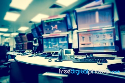 Plant Control Room And Computer Monitors For Operate And Monitor… Stock Photo