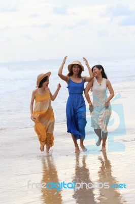 Portrait Of Young Asian Woman Summer Holiday Vacation On Sea Bea… Stock Photo