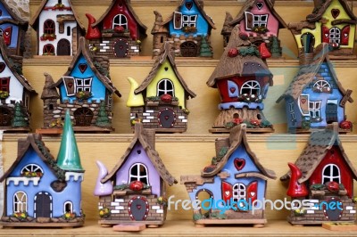 Pottery Houses For Sale On A Market Stall In Bergamo Stock Photo