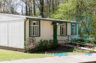 Prefabricated Bungalow At St Fagans National History Museum Stock Photo