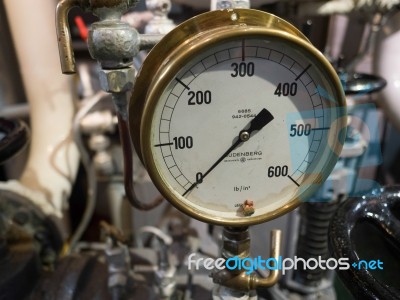 Pressure Dial On Hms Belfast Stock Photo