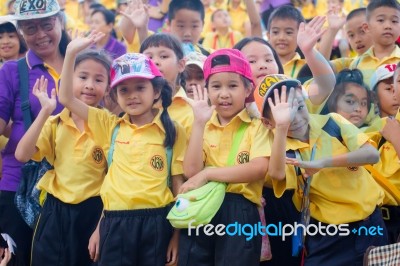 Primary Students Visit The Zoo, In The Jul 27, 2016. Bangkok Thailand Stock Photo
