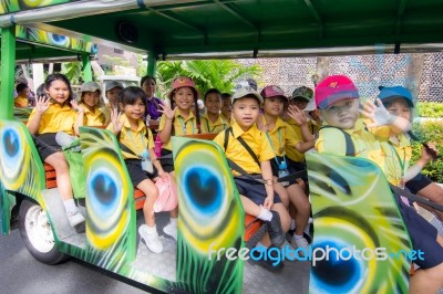 Primary Students Visit The Zoo, In The Jul 27, 2016. Bangkok Thailand Stock Photo