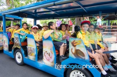 Primary Students Visit The Zoo, In The Jul 27, 2016. Bangkok Thailand Stock Photo