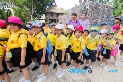 Primary Students Visit The Zoo, In The Jul 27, 2016. Bangkok Thailand Stock Photo