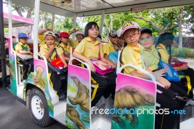 Primary Students Visit The Zoo, In The Jul 27, 2016. Bangkok Thailand Stock Photo