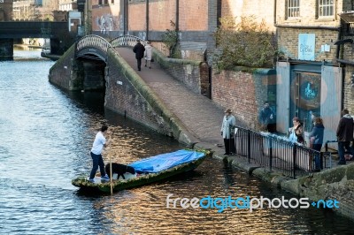 Punting On The Regent's Canal At Camden Lock Stock Photo