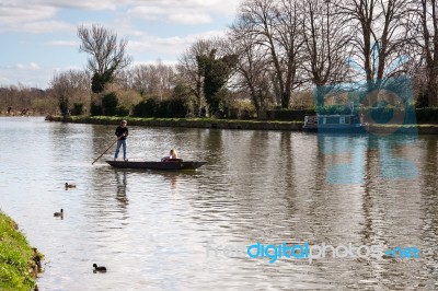 Punting On The River Isis In Oxford Stock Photo