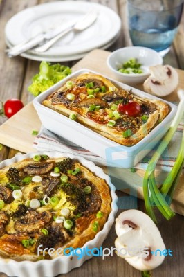 Quiche Lorraine With Chicken, Mushrooms And Broccoli Stock Photo