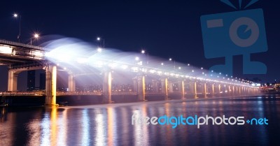 Rainbow Fountain Show At Banpo Bridge In Seoul, South Korea Stock Photo