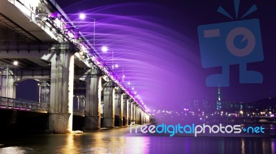 Rainbow Fountain Show At Banpo Bridge In Seoul, South Korea Stock Photo