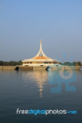 Rama Iv Park Centered Pond Stock Photo