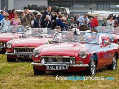 Red Arrows Pilots Entertaining The Crowds At Biggin Hill Stock Photo