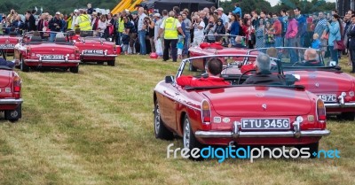 Red Arrows Pilots Entertaining The Crowds At Biggin Hill Stock Photo