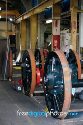 Renovating An Old Steam Train At Sheffield Park Station Stock Photo