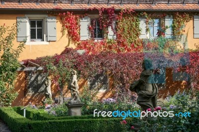 Restuarant Iin The Castle Gardens In Rothenburg Stock Photo