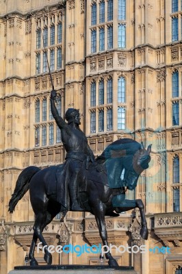 Richard I Statue Outside The Houses Of Parliament Stock Photo