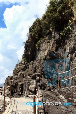 Rocks Walk To Riomaggiore, The Gulf Of 5 Terre Stock Photo