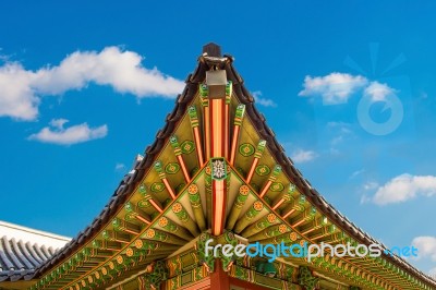 Roof Of Gyeongbokgung Palace In Seoul, Korea Stock Photo