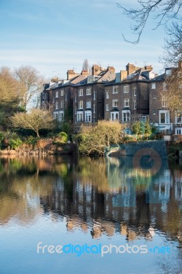 Row Of Houses By A Lake At Hampstead In London Stock Photo