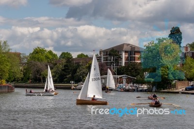 Sailing On The River Thames Near Kingston-upon-thames Surrey Stock Photo