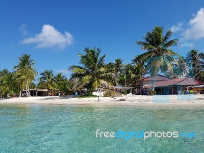 San Blas, Guna Yala, Panama, Feb 25: Beautiful Island Of San Bla… Stock Photo