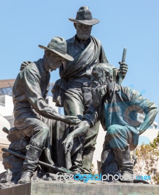 San Francisco, California/usa - August 5 : Statue Of Three Gold Stock Photo