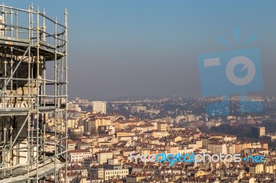 Scaffolding Above A City With A Clear Sky Stock Photo