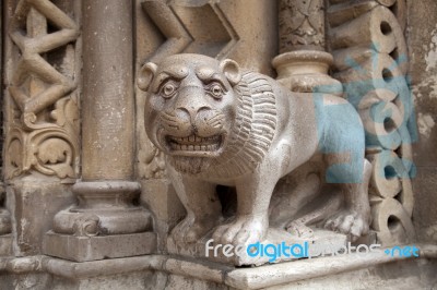 Sculpture Of A Lion Stock Photo