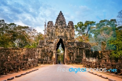 Sculptures In The South Gate Of Angkor Wat, Siem Reap, Cambodia Stock Photo