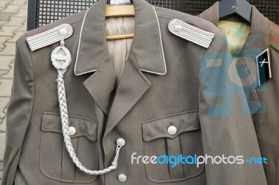 Second World War Uniforms For Sale At Checkpoint Charlie In Berl… Stock Photo