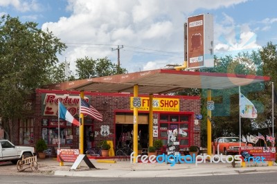 Seligman, Arizona/usa - July 31 : Gift Shop Route 66 In Seligman… Stock Photo