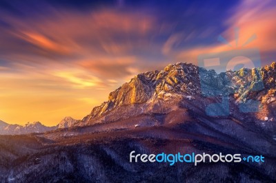 Seoraksan Mountains At Sunrise, South Korea Stock Photo