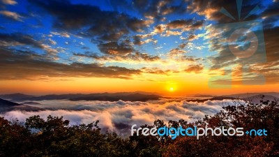 Seoraksan Mountains Is Covered By Morning Fog And Sunrise In Seoul,korea Stock Photo