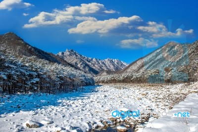 Seoraksan Mountains Is Covered By Snow In Winter, South Korea Stock Photo