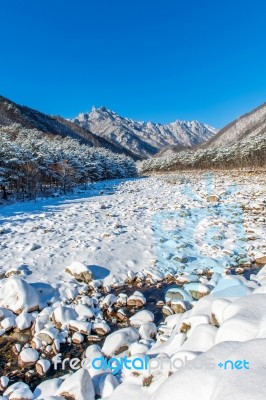 Seoraksan Mountains Is Covered By Snow In Winter, South Korea Stock Photo