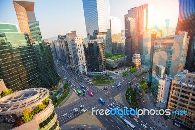 Seoul, South Korea  -  May 10 : Traffic Speeds Through An Intersection In Gangnam.gangnam Is An Affluent District Of Seoul. Photo Taken On May 10,2015 In Seoul,south Korea Stock Photo