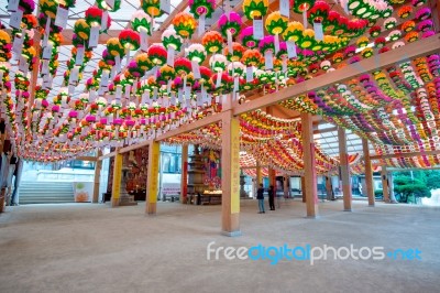 Seoul, South Korea - May 9 : Bongeunsa Temple With Hanging Lanterns For Celebrating The Buddha's Birthday On May. Photo Taken On May 9,2015 In Seoul,south Korea Stock Photo