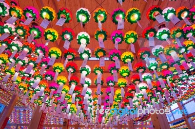 Seoul, South Korea - May 9 : Bongeunsa Temple With Hanging Lanterns For Celebrating The Buddha's Birthday On May. Photo Taken On May 9,2015 In Seoul,south Korea Stock Photo