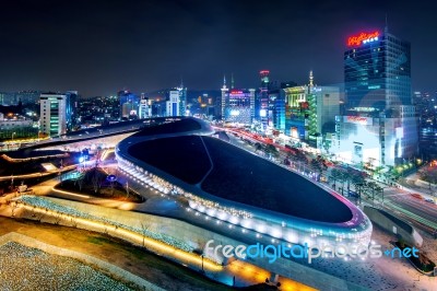 Seoul, South Korea - November 28 : Dongdaemun Design Plaza Is A Modern Architecture In Seoul Designed By Zaha Hadid.photo Taken November 28,2015 In Seoul, South Korea Stock Photo