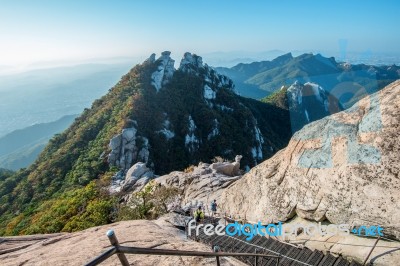 Seoul, South Korea - Sep 27: Climbers And Tourists On Bukhansan Mountain. Photo Taken On Sep 27, 2015 In Seoul, South Korea Stock Photo