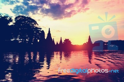 Silhouette Vintage Style Of Wat Chaiwatthanaram Stock Photo