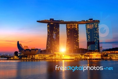 Singapore - Feb 10 , 2017 : Singapore Cityscape At Sunrise In Singapore Stock Photo