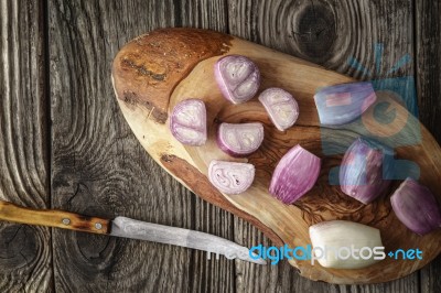 Sliced Shallot On The Wooden Board  Top View Stock Photo